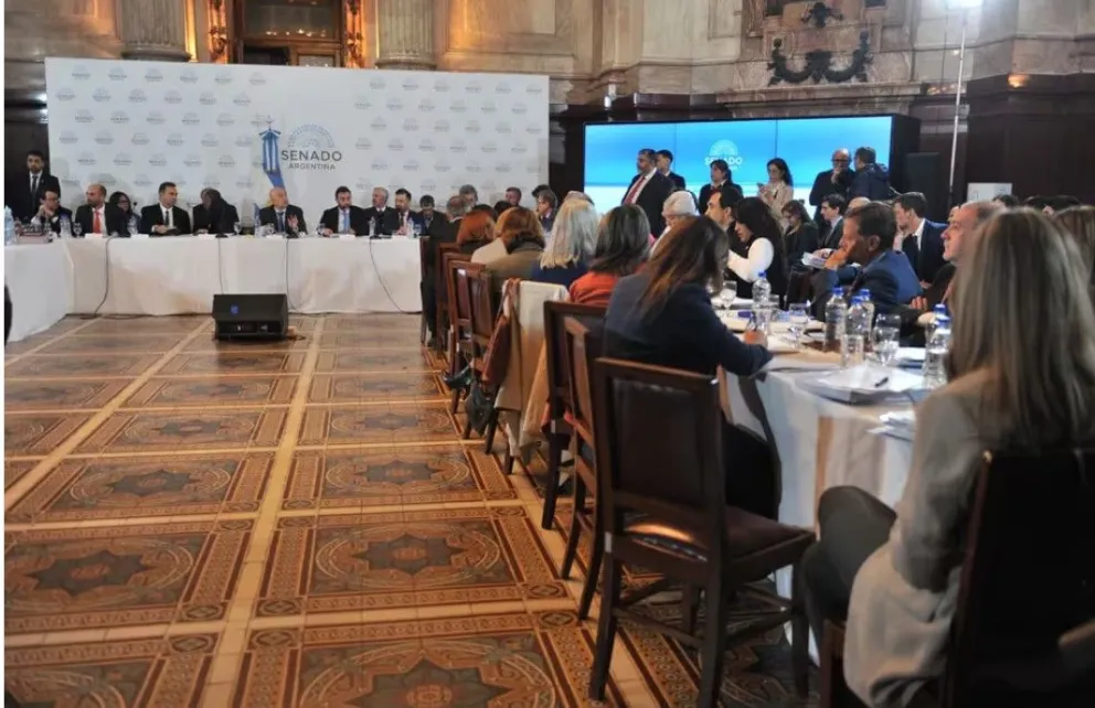 El gobierno no logró apoyo para dictaminar la Ley Bases y el debate se pospuso para la semana que viene