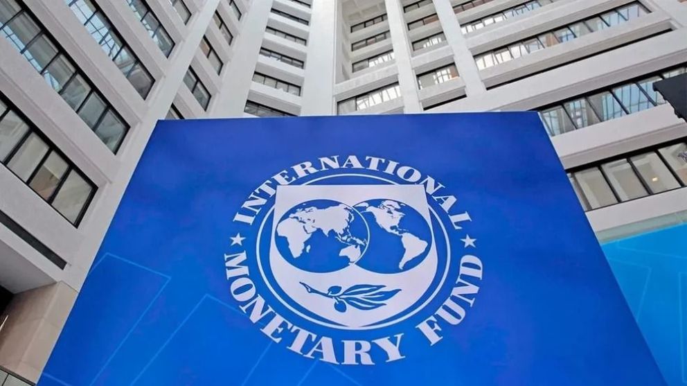 Argentina cumplió las metas con el FMI y se prepara para una reunión con el directorio en junio 