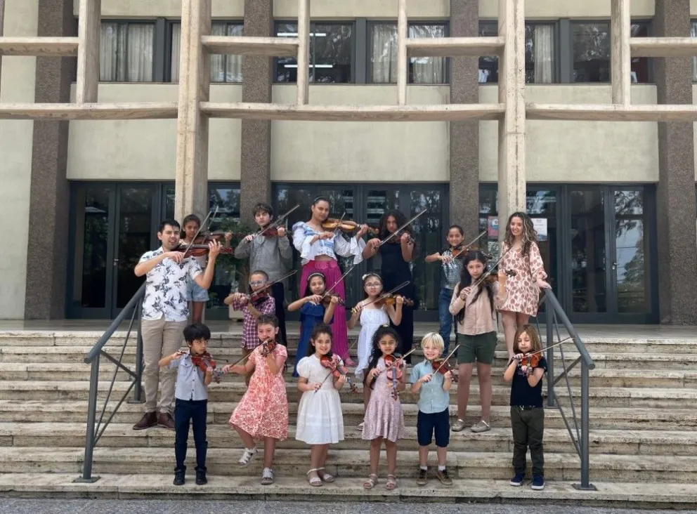 Violinistas jóvenes y niños, en dos conciertos en el Teatro del Bicentenario