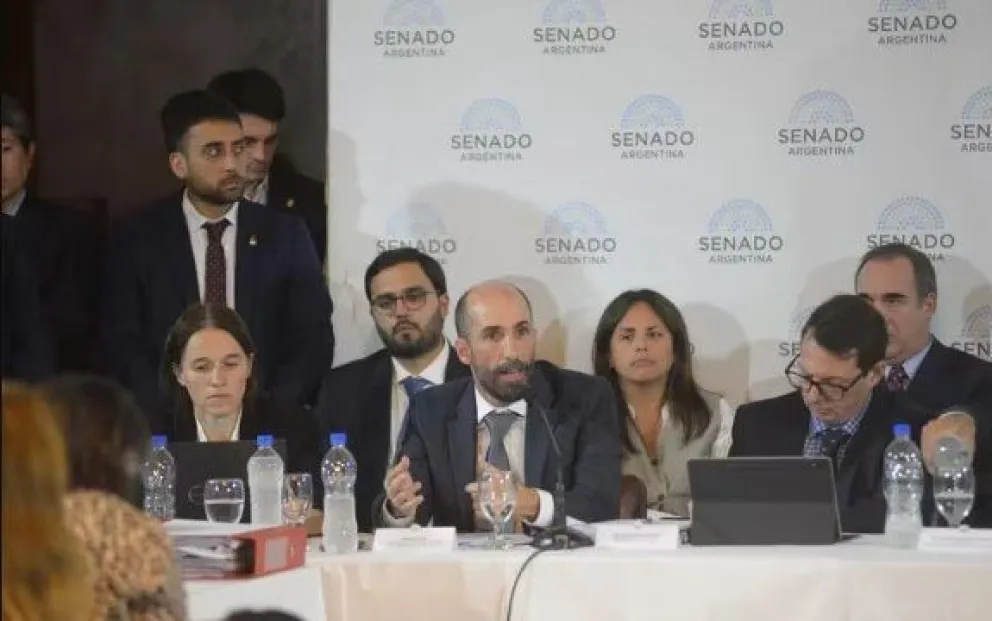 Mientras prepara una cumbre con la oposición dialoguista, el Gobierno accedió a cambios en la Ley Bases y el paquete fiscal