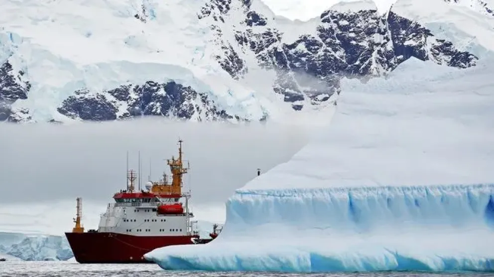 Rusia encontró vastas reservas de petróleo y gas en la Antártida Argentina