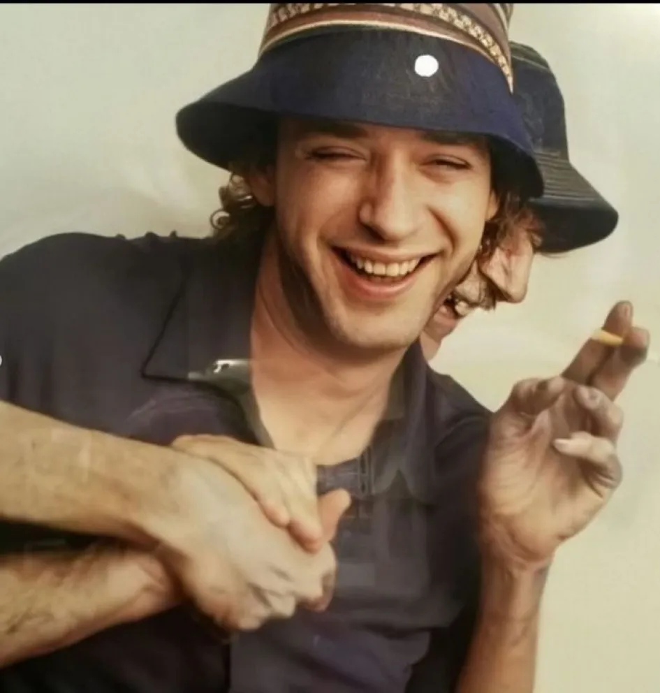 Charly García mostró la foto de Gustavo Cerati que atesora en su departamento