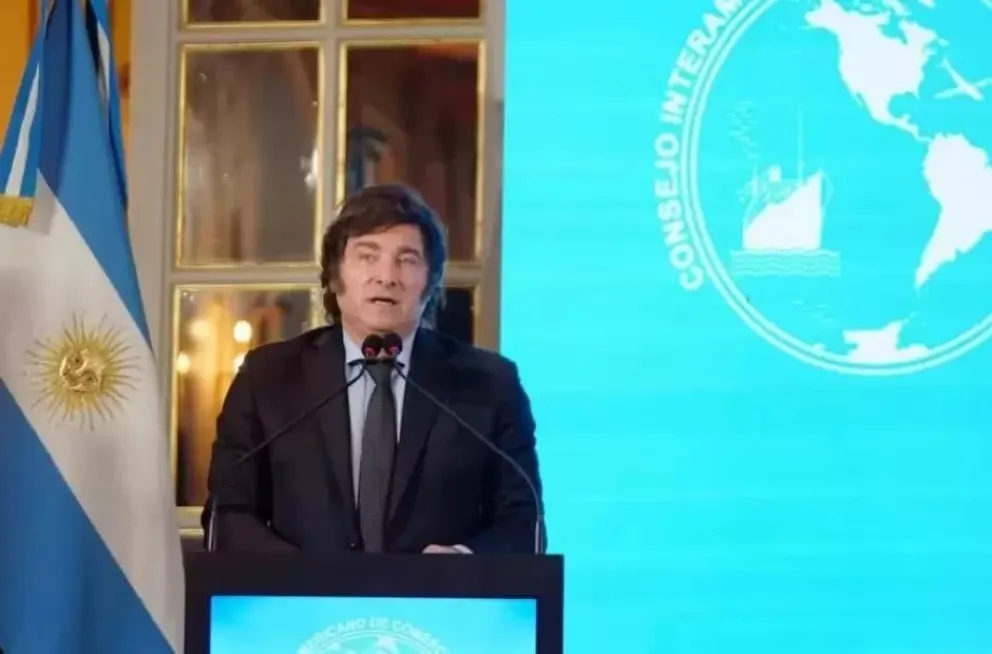 Milei expuso cómo salir del cepo, fortalecer el peso y cerrar el BCRA 