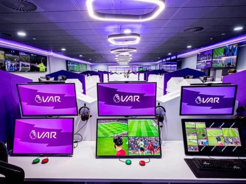 La FIFA impulsó un cambio "revolucionario" para el VAR 