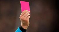 La Conmebol hizo un cambio reglamentario y usará tarjeta rosada para casos de emergencia con futbolistas 