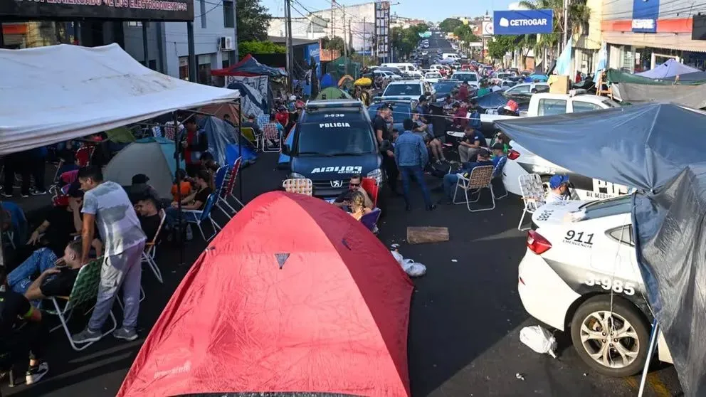 Conflicto en Misiones: el gobierno advirtió que echará a los policías que participen a las protestas 