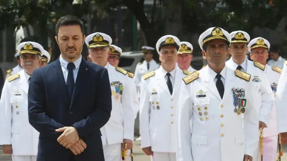 El Gobierno busca que se apruebe un paquete de reformas para las Fuerzas Armadas