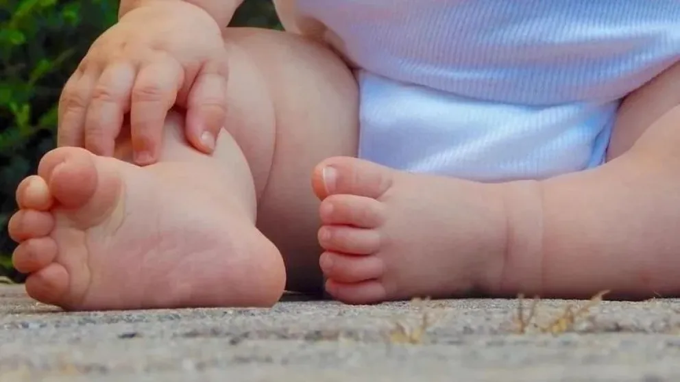 Una mamá sanjuanina llegó a la comisaría con su bebé desvanecido y los policías le salvaron la vida