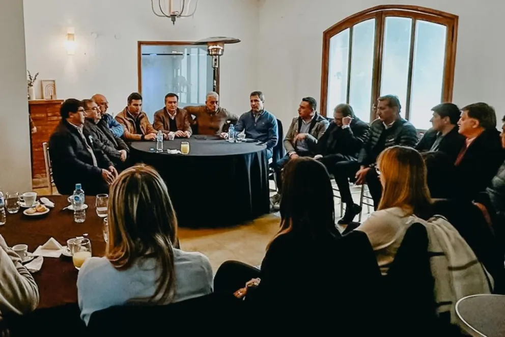 Reunión del uñaquismo, de cara la interna del Justicialismo