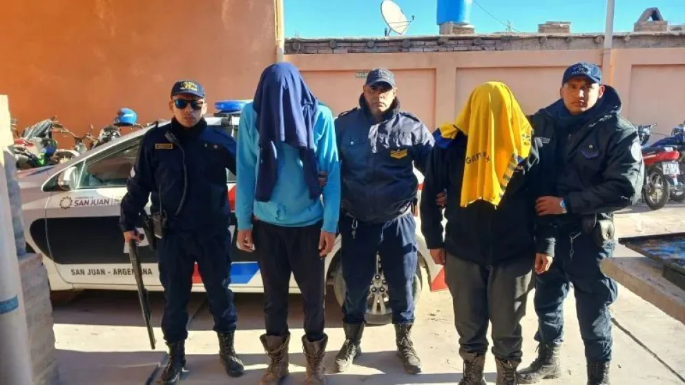 Detienen dos hombres con una bolsa de 23.5 kg de nueces exportadas 