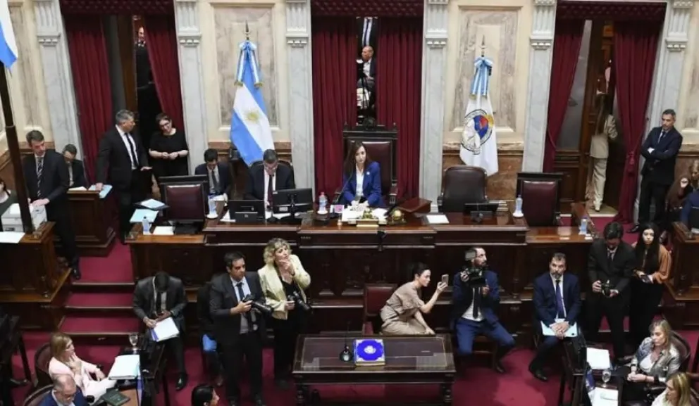 La vicepresidente oficializó los dictámenes de la ley Bases y el paquete fiscal