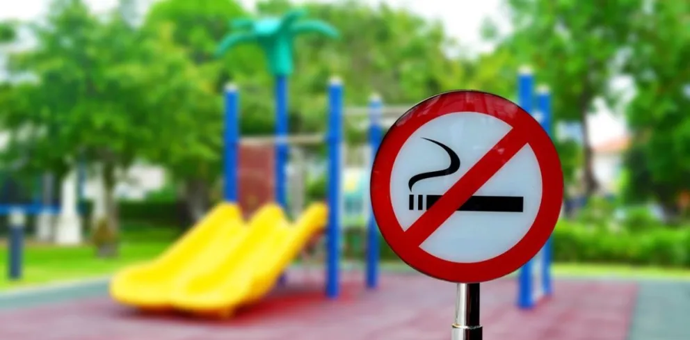 Buscan prohibir el consumo de tabaco en espacios al aire libre en San Juan