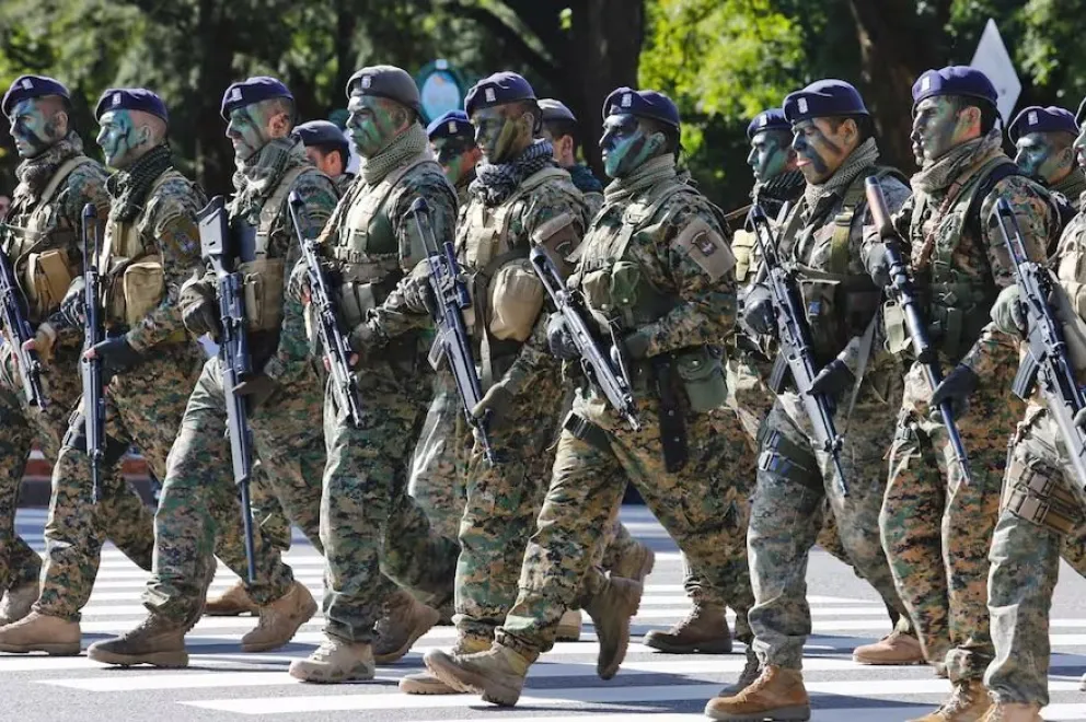 Las Fuerzas Armadas recibirán un aumento de sueldo para junio 
