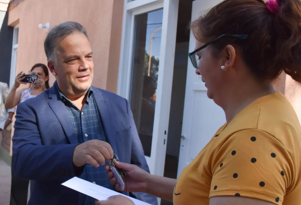 Avance. El ministro de Infraestructura, Fernando Perea, resaltó la decisión política del gobernador Orrego de reactivar la obra pública con fondos locales, luego del ajuste de Nación en las transferencias a las provincias.
