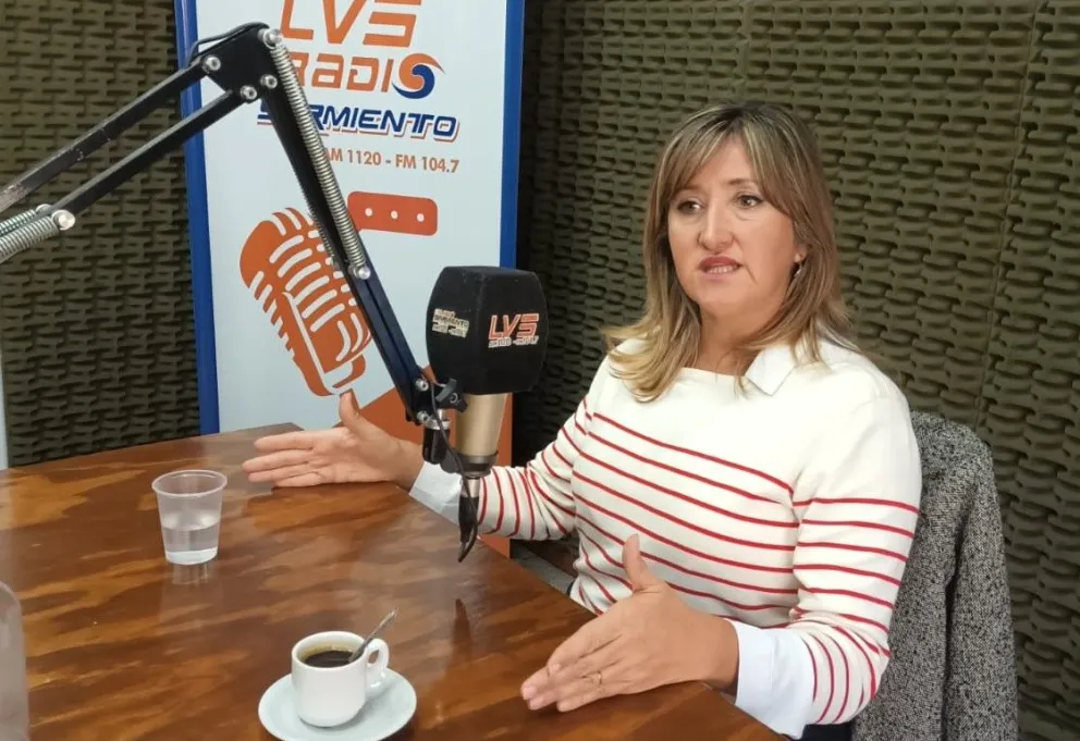 Alternativa. La ministra de Educación, Silvia Fuentes, explicó que tienen que ser "creativos" a la hora de buscar recursos para financiar los planes educativos locales frente al delicado escenario nacional.