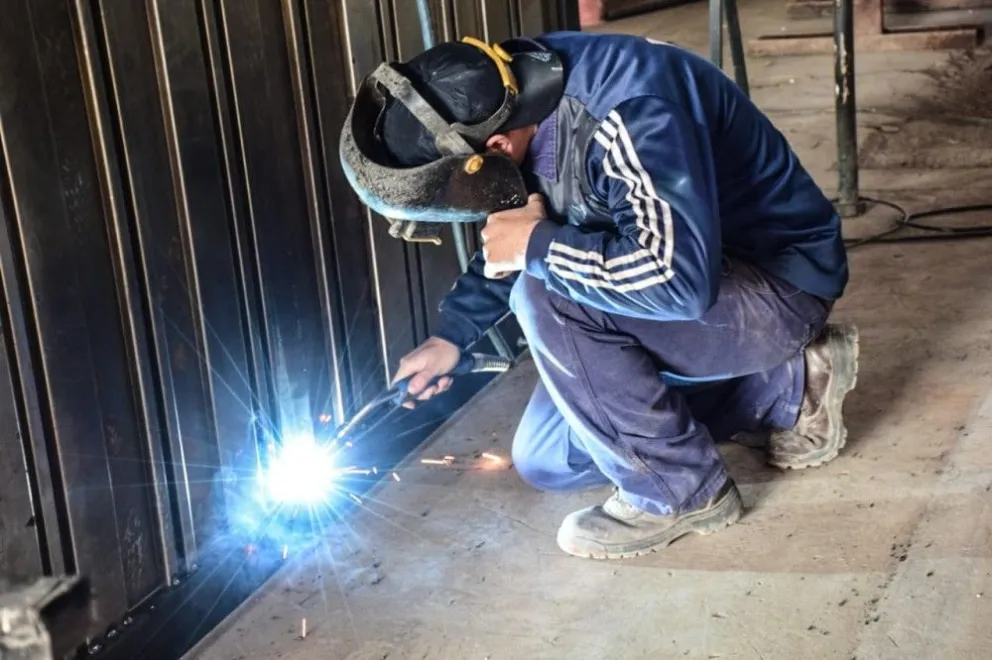 Programa. La gestión orreguista pondrá en marcha un plan de formación en oficios, fomentará "prácticas profesionalizantes" en empresas y buscará empalmar con programas nacionales que reducen las cargas patronales a las compañías.