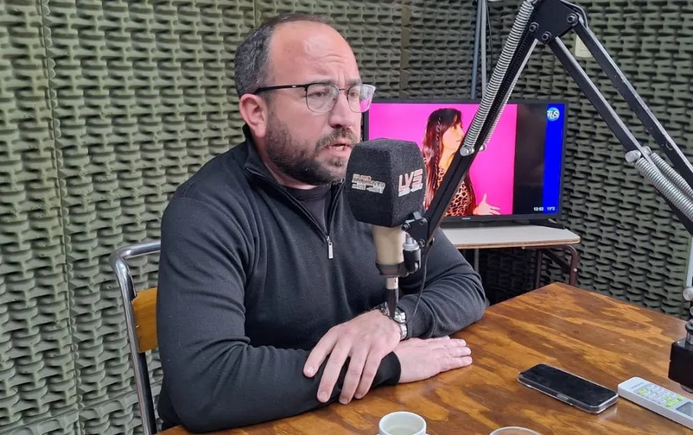 Alternativas. El intendente de Rivadavia, Sergio Miodowsky, busca financiamiento para el portal del ciclismo y concesionará la pileta del camping El Pinar para que se reactive.