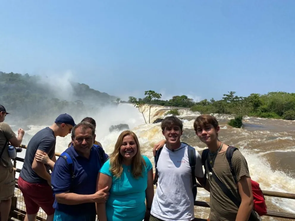 En memoria de Julia. Una familia anfitriona de YFU San Juan, de vacaciones con un joven extranjero.