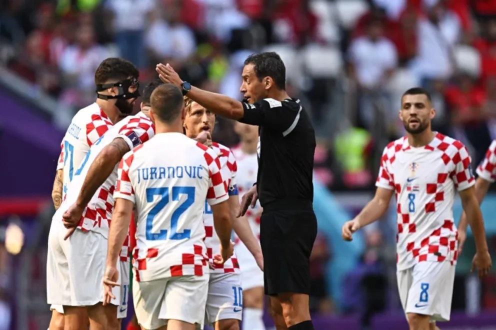 Bautismo ecuménico. Fernando Rapallini debutó en el Mundial de Qatar, con el choque entre Croacia y Marruecos.
