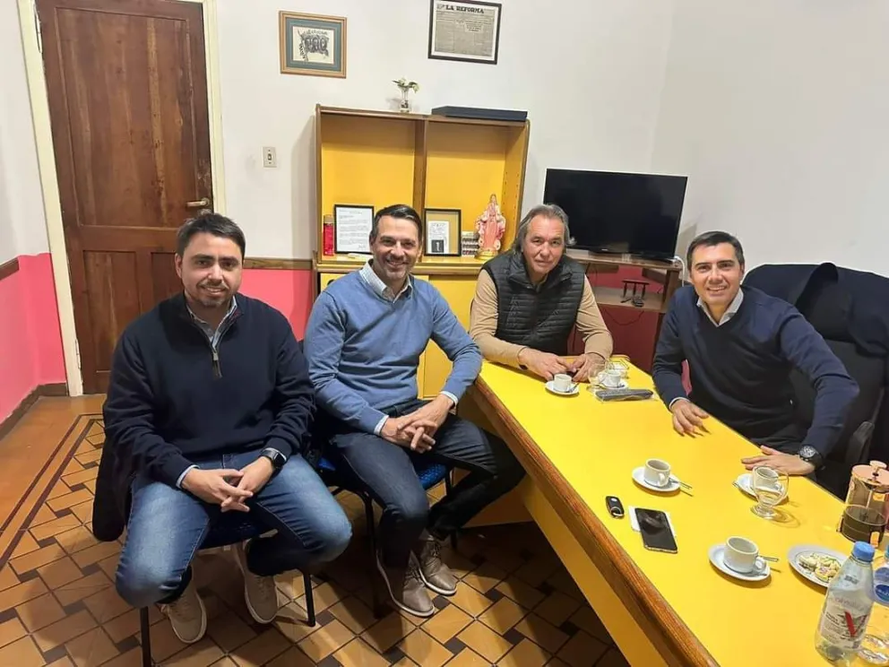 Cumbre. Rueda recibió en la sede del partido a Franco Marchese (a la izquierda), a Juan Pablo Medina, presidente de la Caja de Acción Social, y al diputado iglesiano Gustavo Deguer.