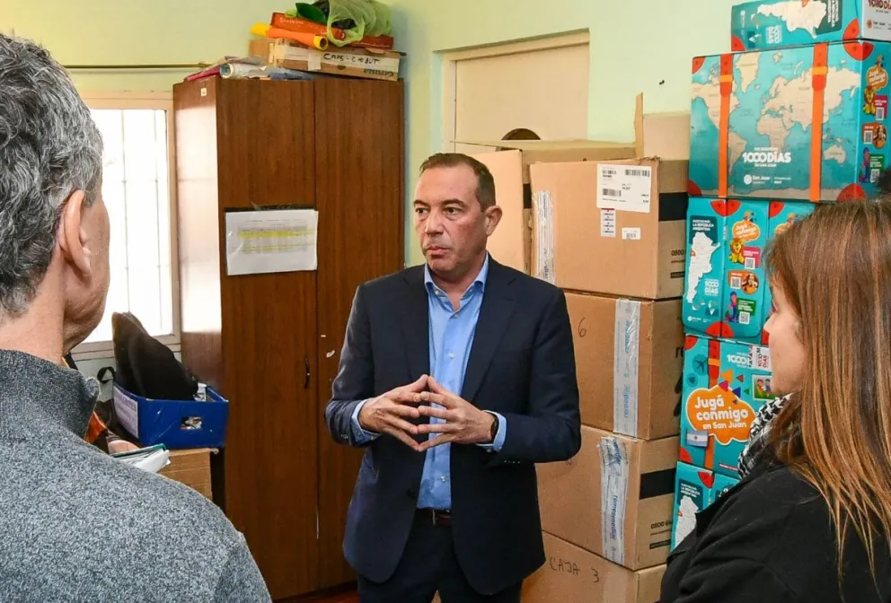 Postura. El ministro de Salud, Amilcar Dobladez, le envió un mensaje al secretario del Sindicato Médico, Daniel Sanna. "Los logros personales tenemos que dejarlos de lado y pensar en el conjunto del personal de salud", resaltó.