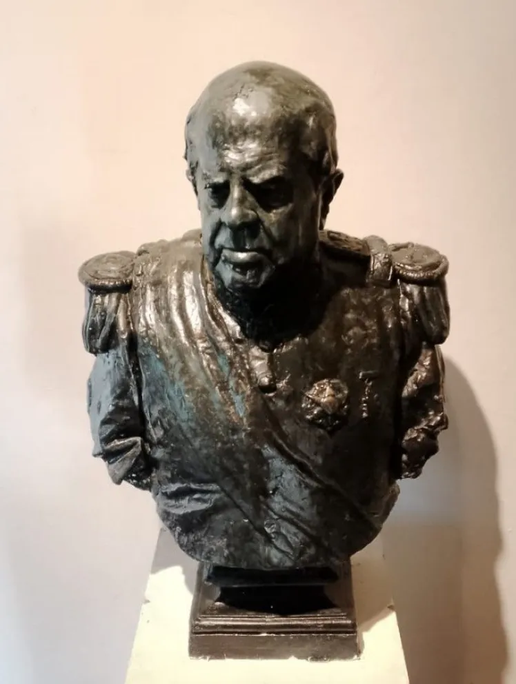 300