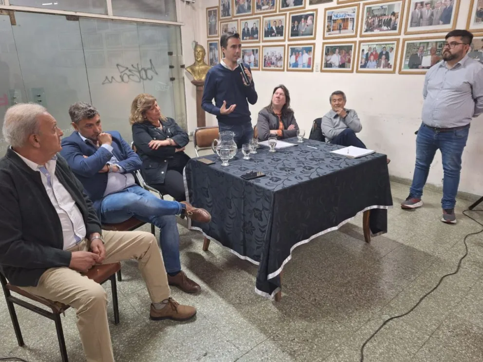 Exposición. Acompañado de la cúpula del partido, Rueda señaló que está conversando con referentes de distintas fuerzas políticas y que el bloquismo no será una oposición que obstruya y acompañará lo que sea mejor para San Juan.