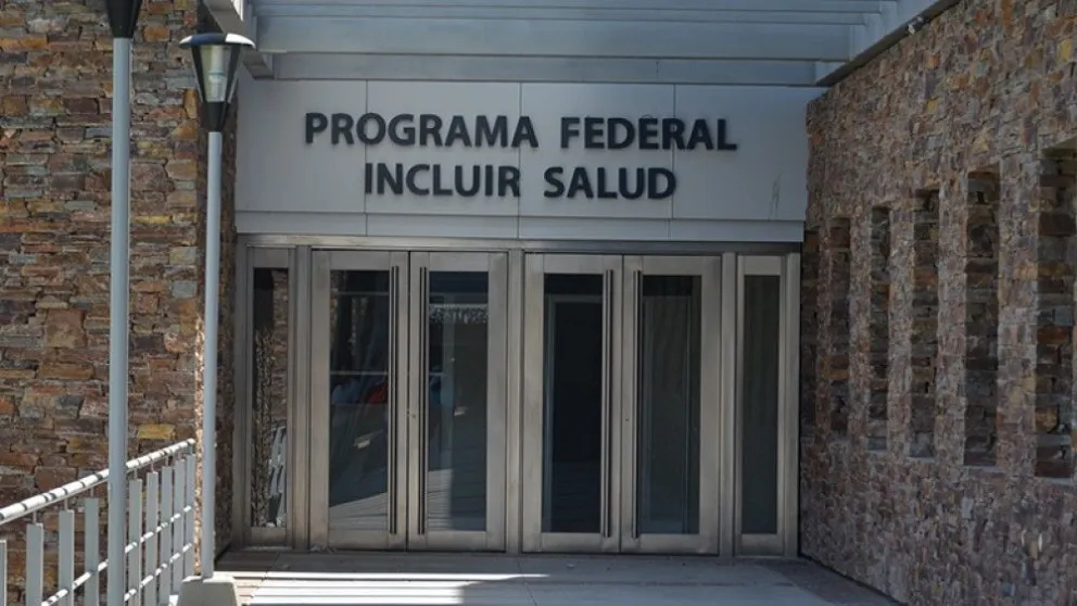  La Agencia Nacional de Discapacidad (ANDIS), junto con el programa Incluir Salud, funcionan en el mismo edificio que la Obra Social Provincia.
