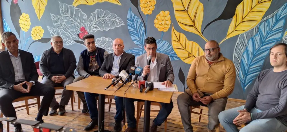 Vallejos en la presentación del pedido de Juicio Político.