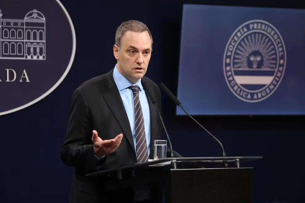 El Gobierno negó un pacto entre Milei y el kirchnerismo por Ficha Limpia