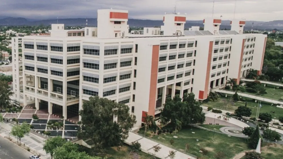 El Ejecutivo definió un aumento para los contratados desde el año que viene. 