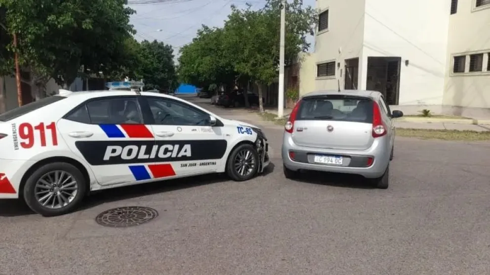 Siniestro vial en Capital, hay dos personas heridas. 
