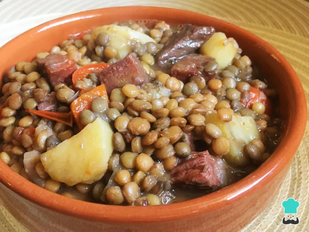 Guiso de lentejas rápido y económico, ideal para un día gris