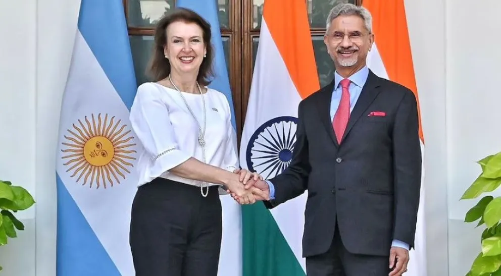 De gira. La canciller argentina, Diana Mondino, se encuentra visitando la India y manteniendo diversas reuniones.