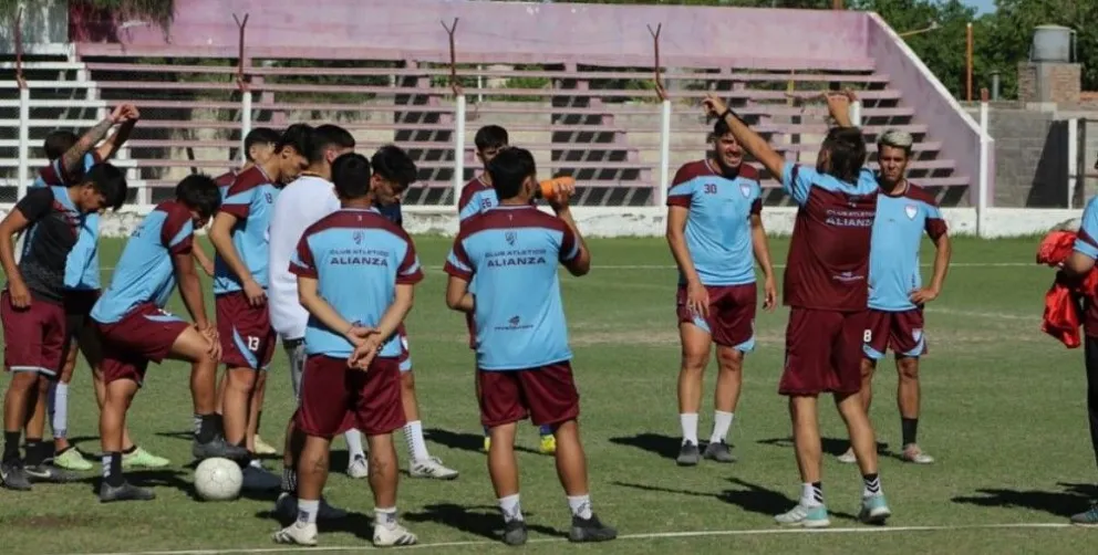 Candidato. Atlético Alianza, al mando de Maximiliano Pascual, buscará el ascenso al Federal A.
