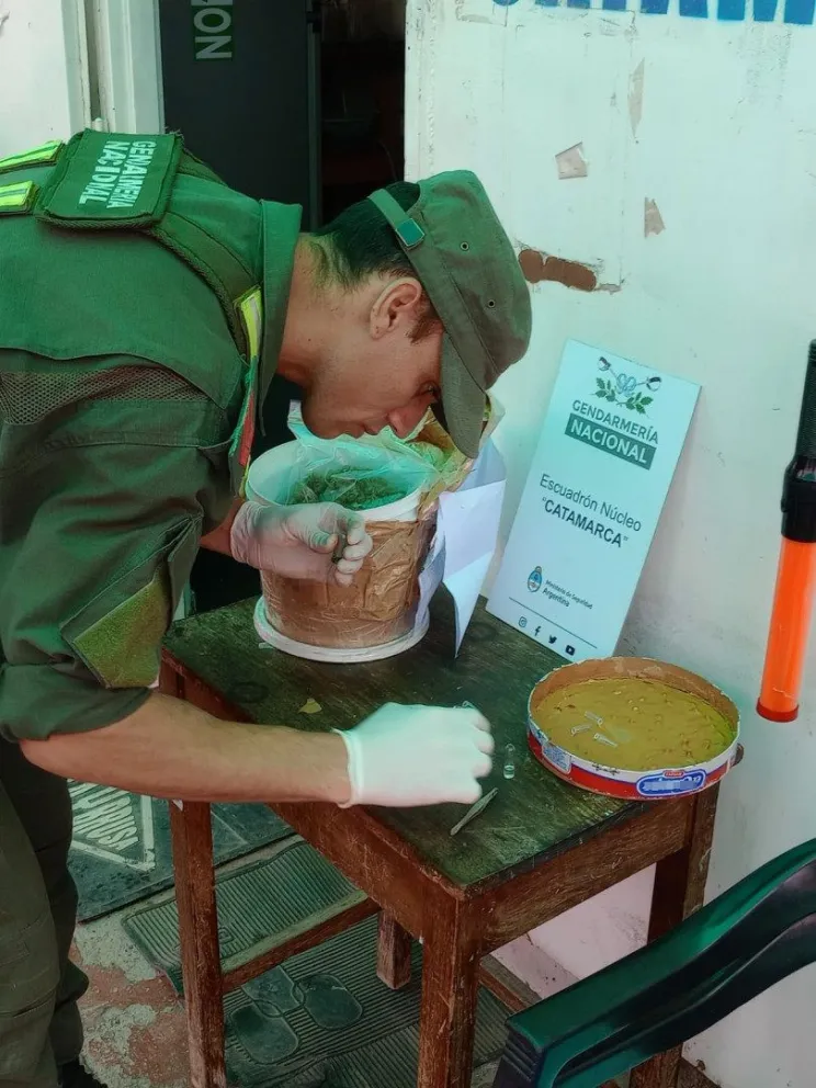 Incautaron droga que venía a San Juan escondida en un balde pintura y en un envase de dulce de leche