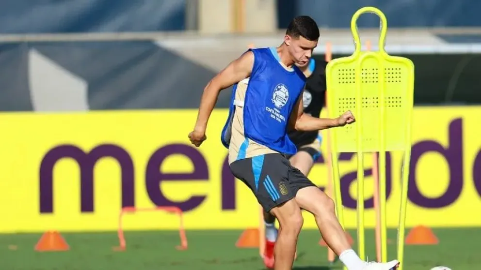 Valentín Carboni se rompió los ligamentos cruzados en la Selección Argentina