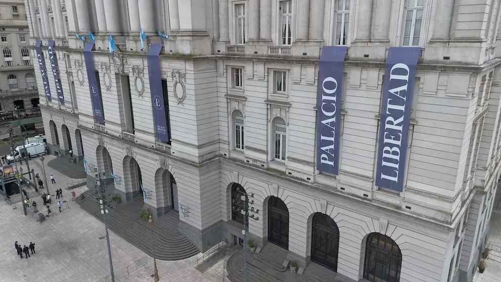 Milei renombra el ex CCK como Palacio Libertad y critica la universidad pública.