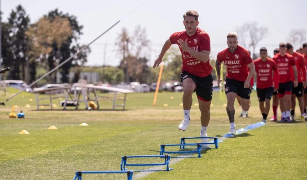 Matías Giménez, a full en el entrenamiento del Rojo. (Foto: Prensa Independiente)