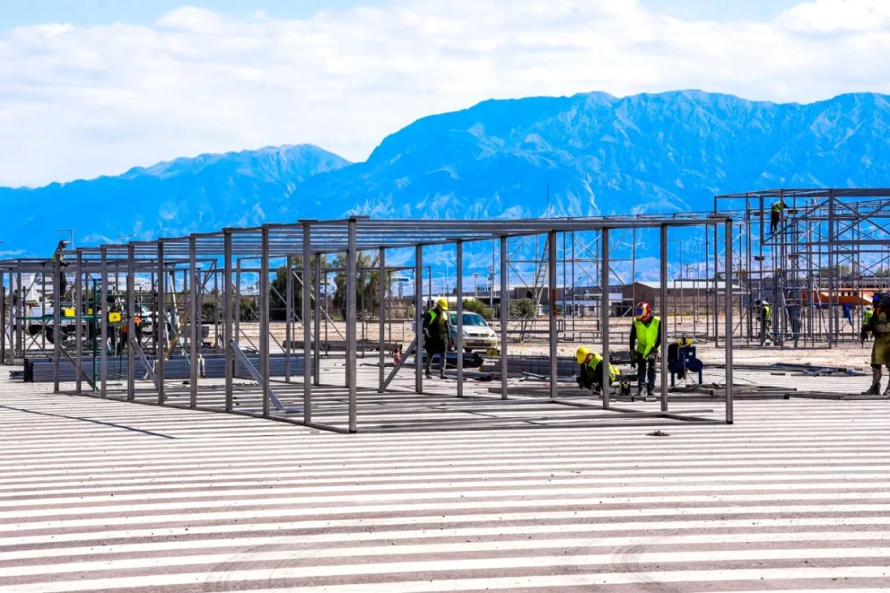 La FNS empieza a tomar forma con el montaje de los stands.