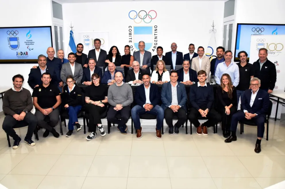 Minuto cero. Las autoridades del COA, COPARy los secretarios de Deporte de las provincias, entre ellos el sanjuanino Pablo Tabachnik, en la presentación de los JADAR.