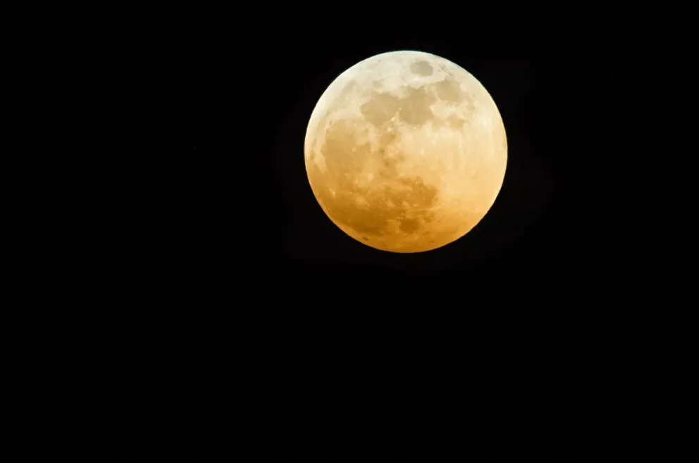 Luna del Cazador: el fenómeno astronómico que se verá hoy desde la Argentina