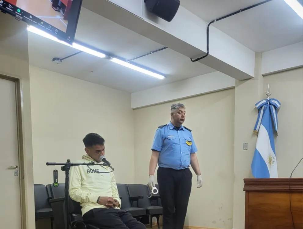 Al Penal. José 'Nando' Flores durante la audiencia judicial esta jornada que lo condenó a prisión efectiva.