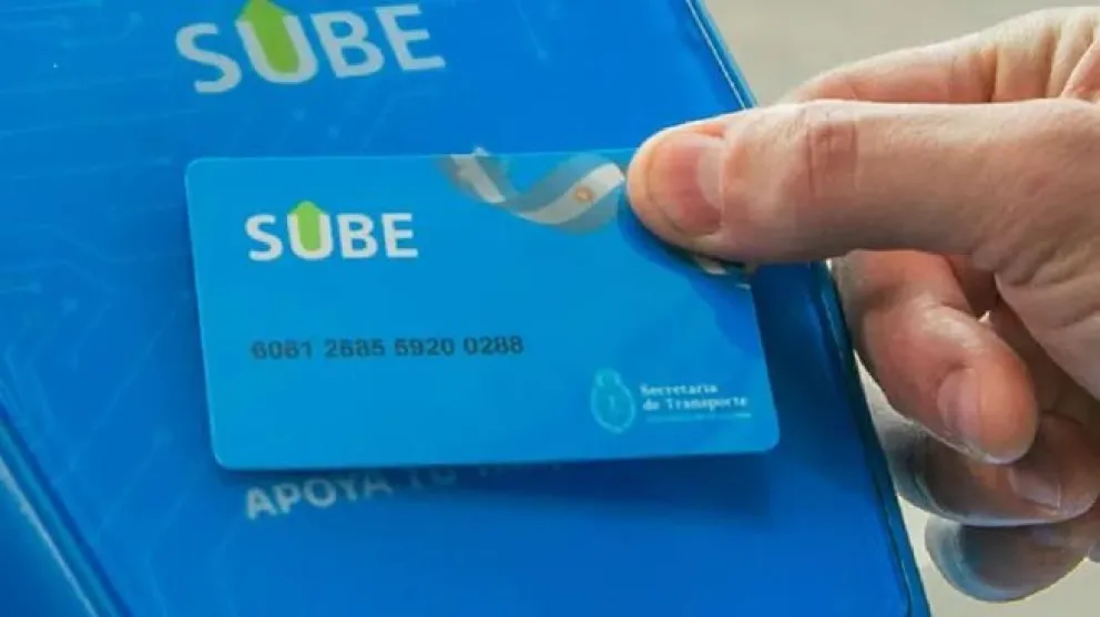 El gobierno de Javier Milei actualizó el sistema de uso de datos de la tarjeta SUBE, buscando mejorar su funcionamiento y sostenibilidad. 