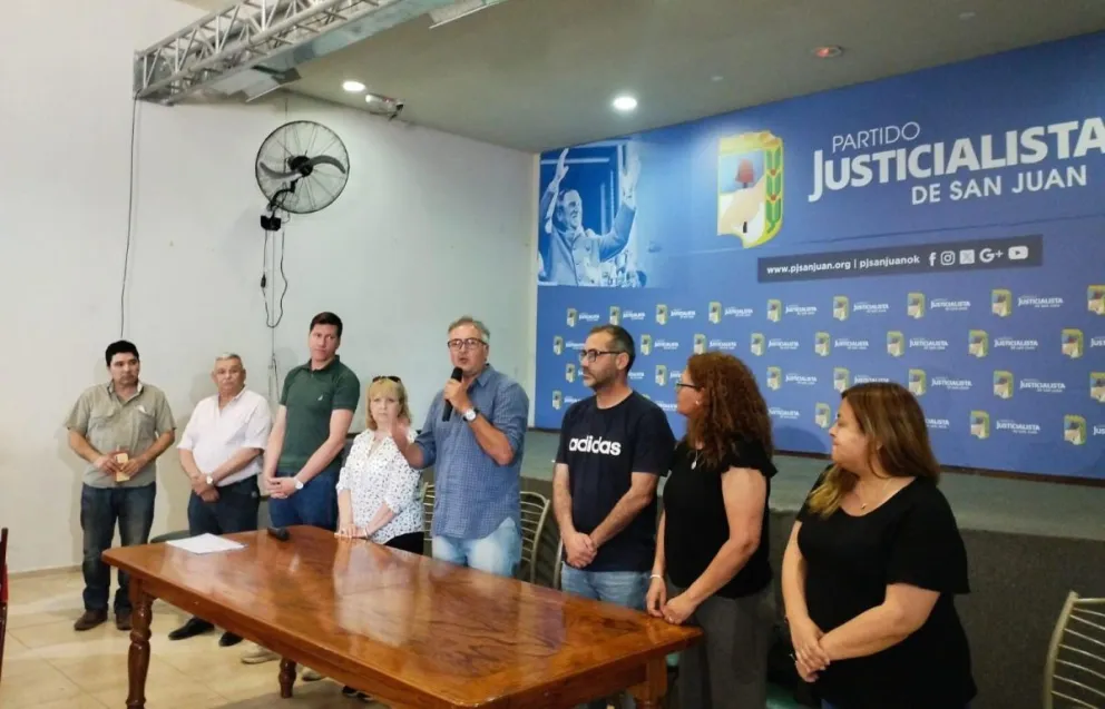 Autoridades. El concejal de la Capital, Ariel Palma, quedó al frente del Congreso del PJ, acompañado de la giojista Zulma Invernizzi y del jachallero José Luis Aciar.