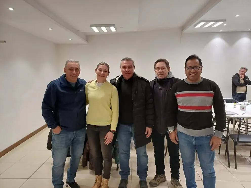 Adentro. Roberto Roldán, en el centro de la imagen, se incorporó al Comité Nacional Técnico desde el pasado fin de semana.