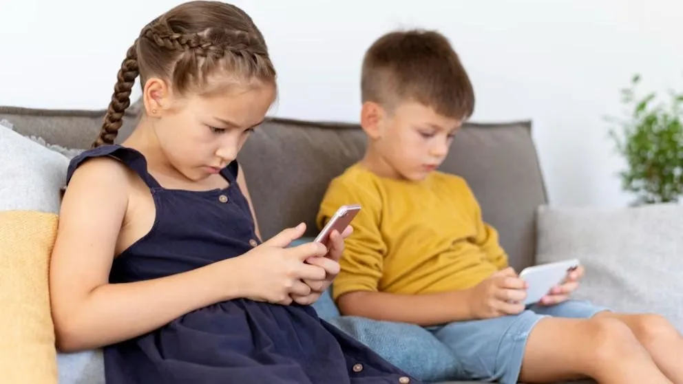 Australia impulsó una ley para bloquear el acceso a redes sociales a menores de 16 años. 