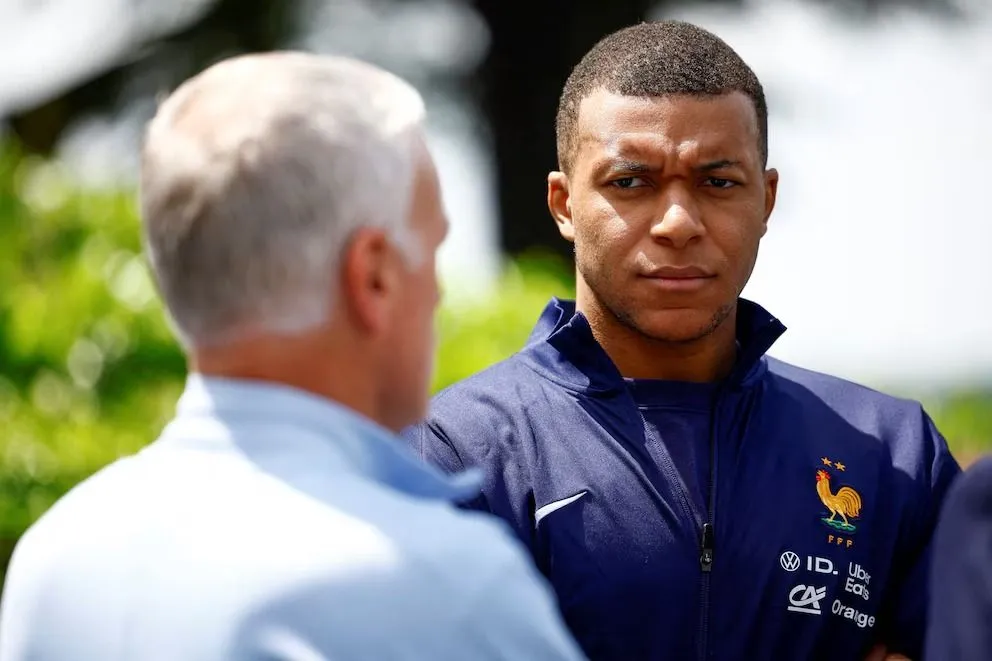 Deschamps volvió a dejar a Mbappé fuera de la convocatoria y la polémica crece en Francia. 