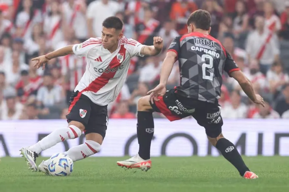 River le ganó a Barracas Central y sigue prendido en el campeonato