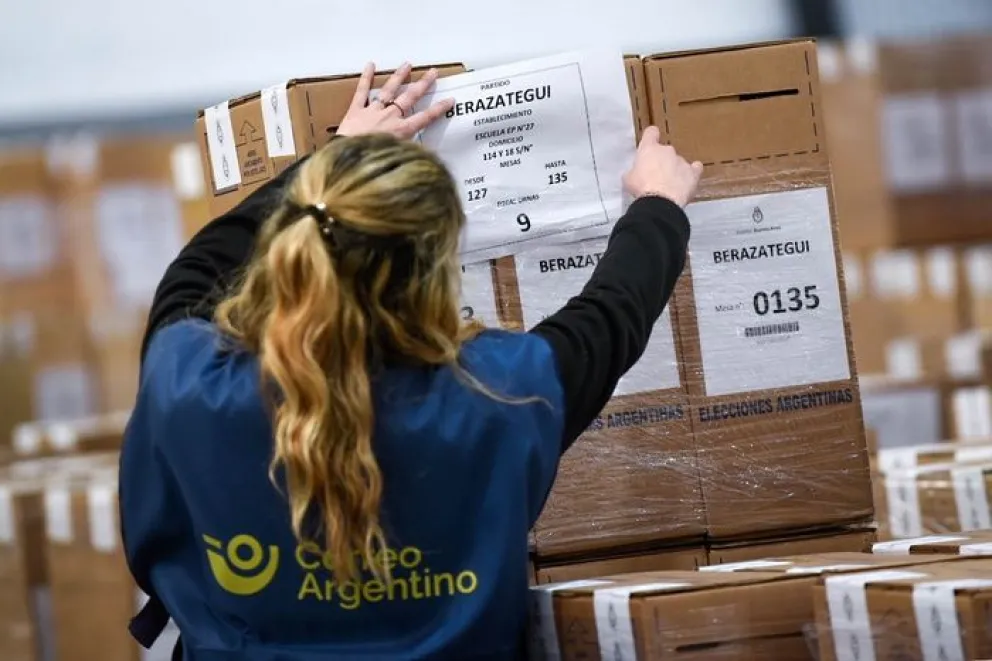 A través del Decreto 1005/2024 publicado en la madrugada del lunes en el Boletín Oficial, el Gobierno oficializó la desregulación del servicio de correos